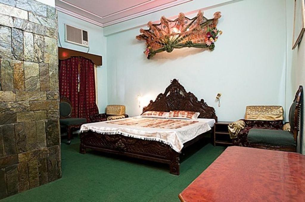 ホテル ロイヤル アーシヤナ パレス ジャイプール 部屋 写真
